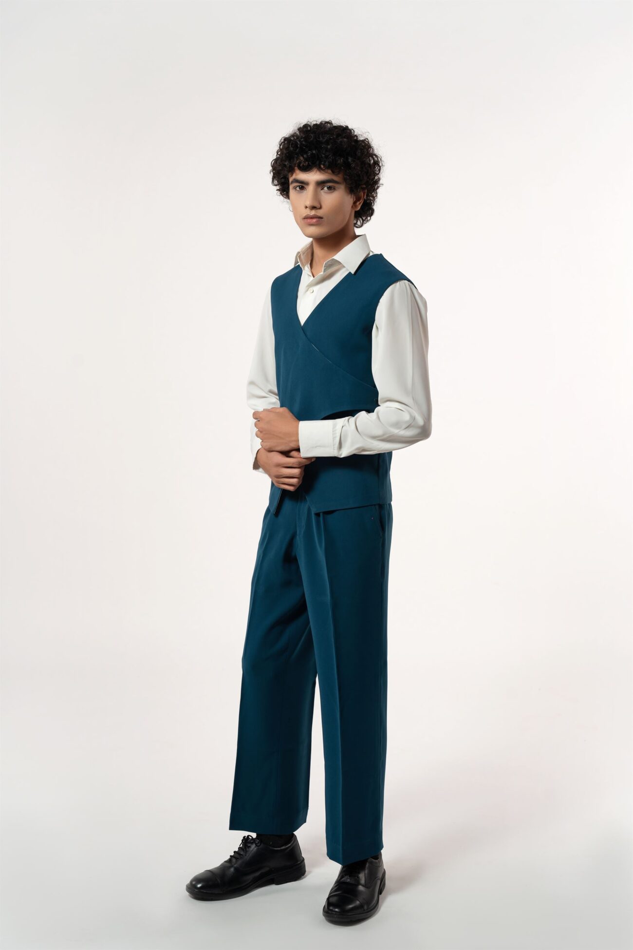 BLUE FITTED WAISTCOAT