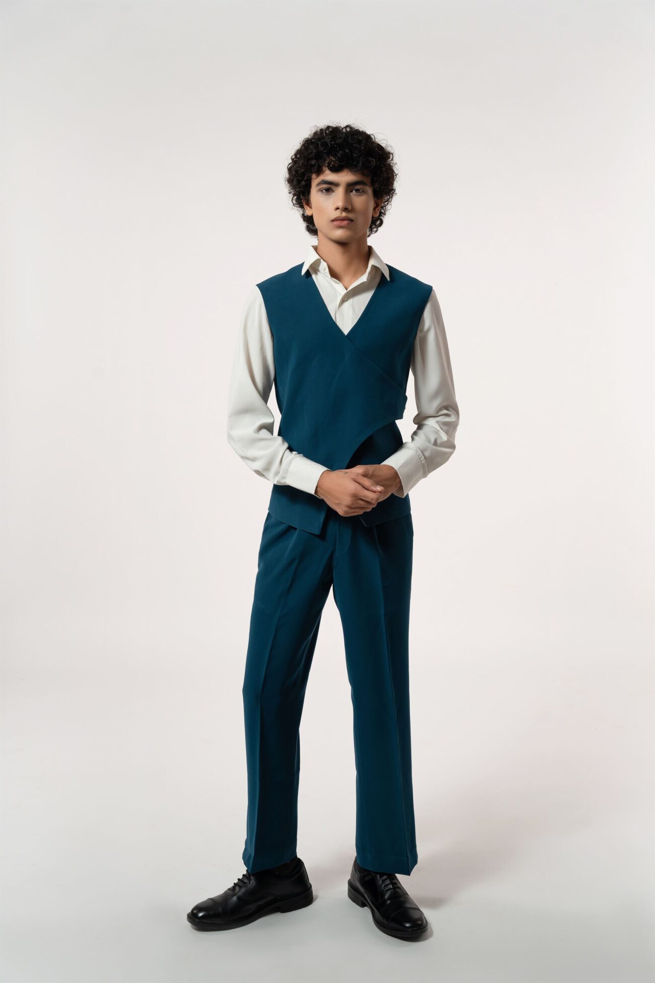 BLUE FITTED WAISTCOAT - Image 3