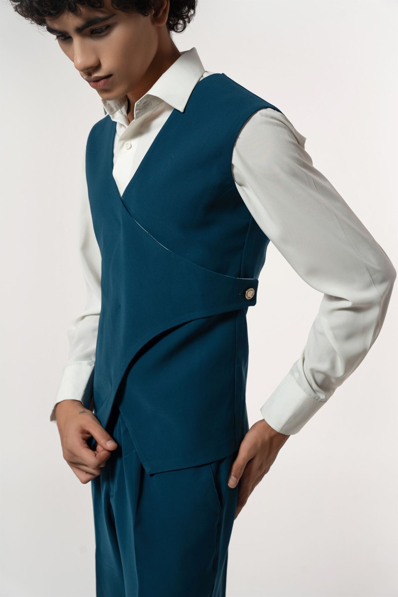 BLUE FITTED WAISTCOAT - Image 4